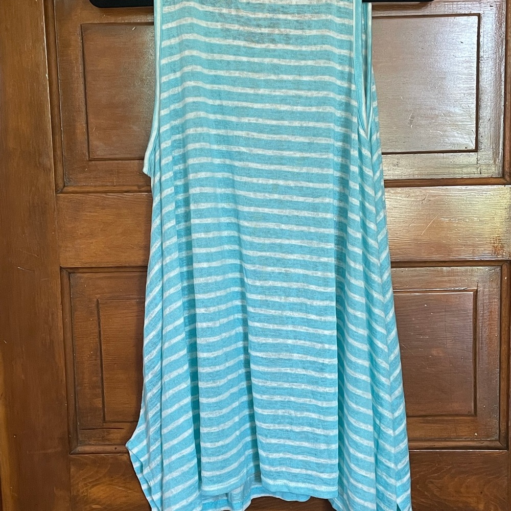 Light blue and white handkerchief hem tank top!